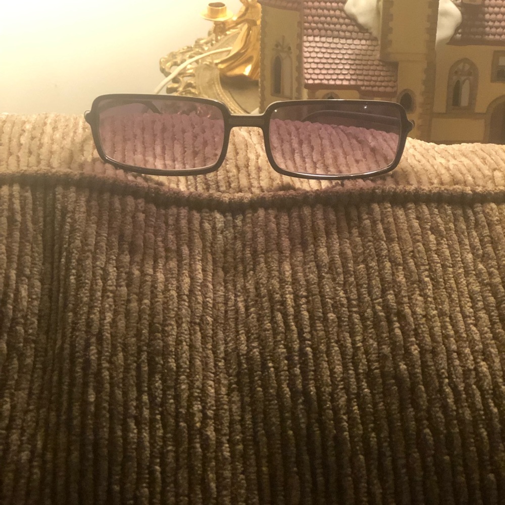 CHANEL-VERY PRETTY DAINTY THIN FRAME SUNGLASSES - Picture 8 of 10